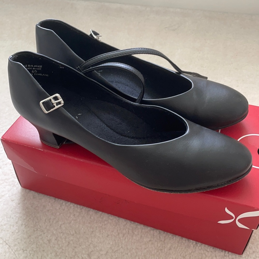 CAPEZIO STAGE/DANCE SHOES